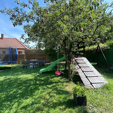 Hajduhegy Vendeghaz Apartment Eger Bagian luar foto