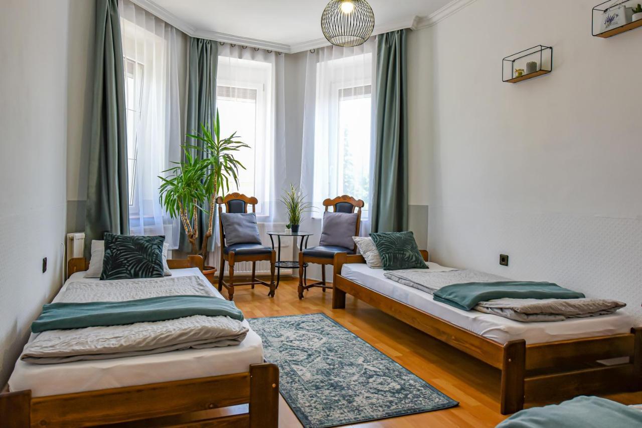 Hajduhegy Vendeghaz Apartment Eger Bagian luar foto