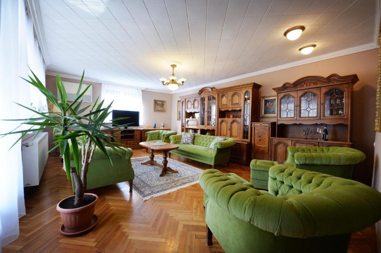 Hajduhegy Vendeghaz Apartment Eger Bagian luar foto