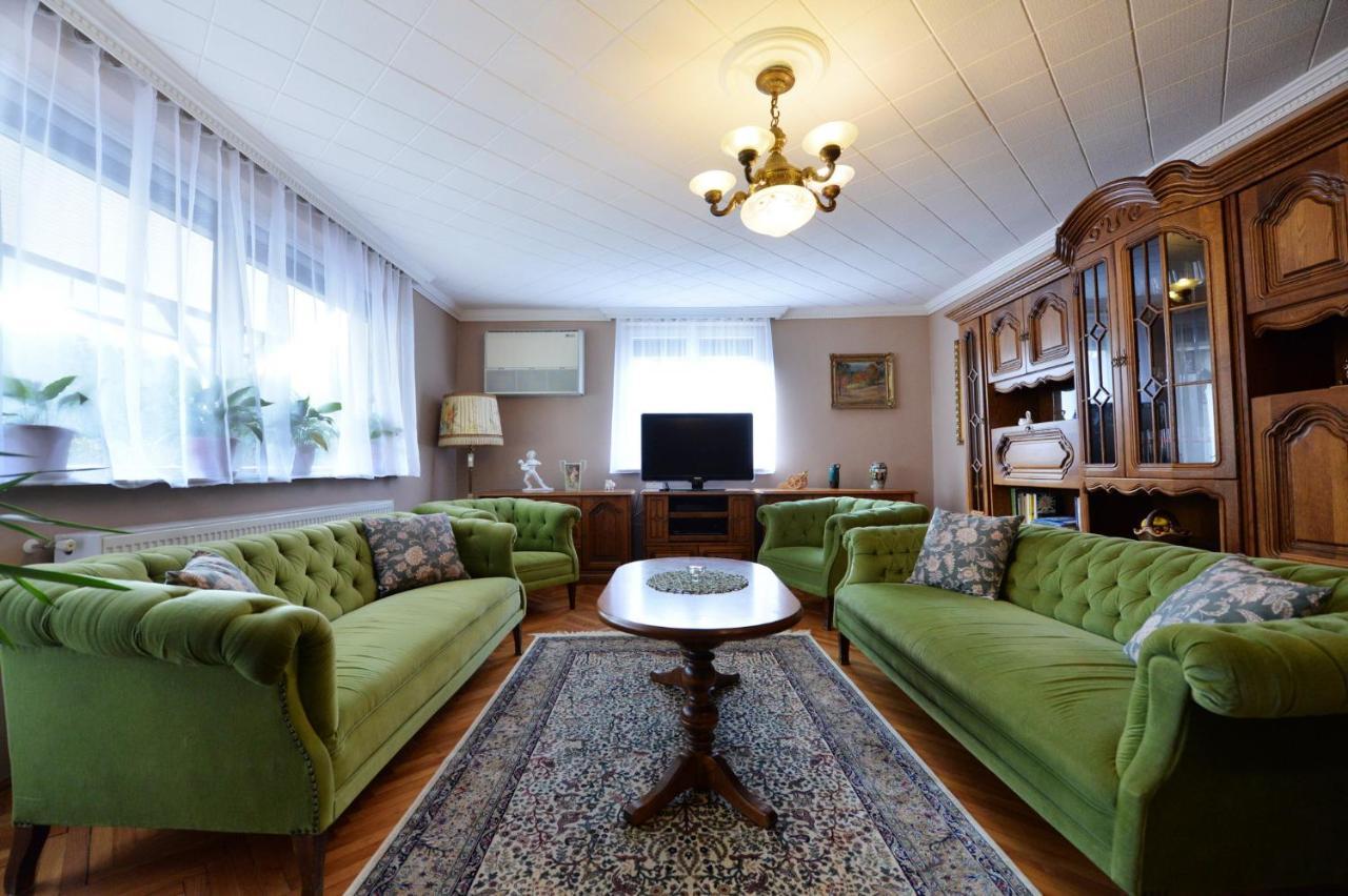 Hajduhegy Vendeghaz Apartment Eger Bagian luar foto