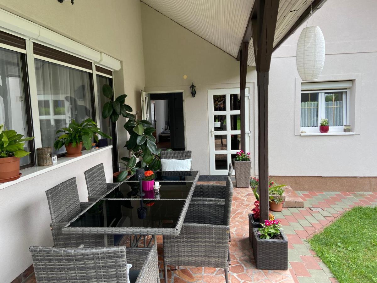 Hajduhegy Vendeghaz Apartment Eger Bagian luar foto